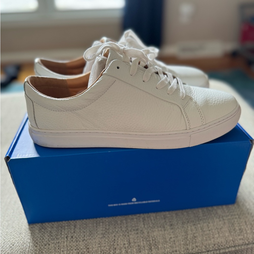 Vince Camuto Style VY-MILLS color White size 11.5